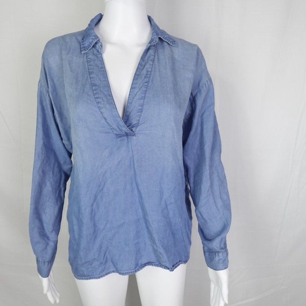 Forever‎ 21 Chambray Denim Pullover Shirt Women's Small V Neck Boho Casual